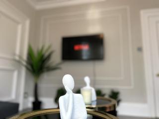 K Mansion Apartment in London - 9