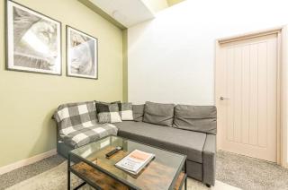Contemporary Upnor House with 2 Free Parking by Prescott Apartments - Bristol - 5
