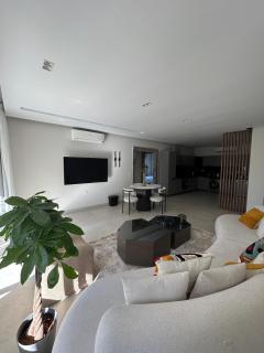 Artsy 2BR Lakeview residence - New cairo - 3