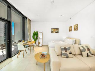 Lux Studio near Burj Khalifa in Business Bay - Dubai - 2