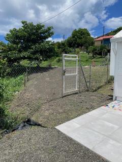 Bungalow "Doussin' Kreyol", au calme à 150m de la plage - 9