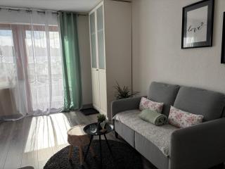 Weinberg Lounge - - 6