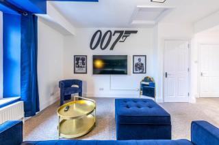 Modern Skyfall with FREE PARKING For Families & Business By Prescott Apartments - 3
