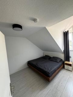 Traumhafte Wohnung direkt am See, S-Bahn nähe - Weßling - 1