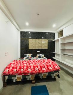 Shree Rajaram Homestay I On Road Ram Mandir I Ayodhya - Ayodhya - 5