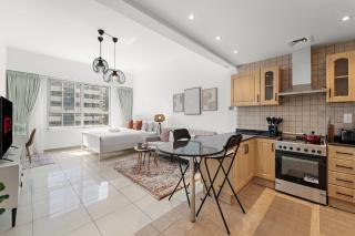 Cozy Studio near the Beach With Access to Pool and Gym - Dubai - 5
