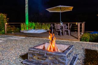 Boskoso Forest Retreat Jacuzzi & Waterfall - 5