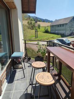 Pied des montagnes proche du lac d'Annecy - Évires - 2