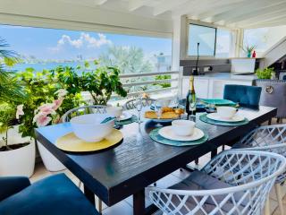 Spacious Waterfront 2 Bedroom Condo with 2 Bathrooms, Pool, AC - Baie Nettle - 0