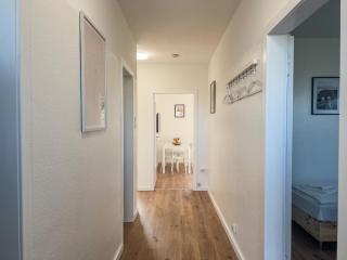 T&K Apartments - Düsseldorf - 3 room apartment with private parking 7min Fair and Airport DUS - Düsseldorf - 9