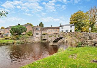 Riverbank Cottage - 0