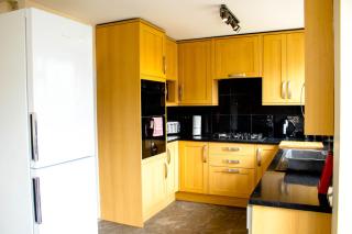 Spacious 5 bedroom house!Tilbury!Free parking! - Tilbury - 8