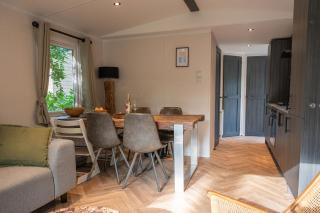 Wild Flower Wellness met Hot Tub en Sauna in prachtige tuin en overkapping - Hoenderloo - 5