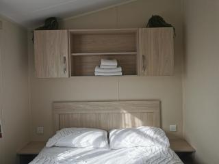Cosy 3 Bedroom Beachfront Getaway in Mersea - West Mersea - 1