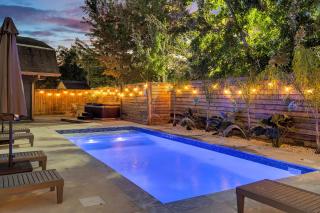 Chic Retreat On Streetcar Line W Pool - 9