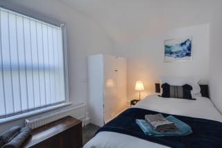 Stay With Alexandra 2 Free Parking - high speed Free Wifi - Liverpool - 4