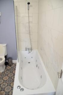 Blok 3 -Jacuzzi Suites, Apartment & Ensuite Rooms - 1