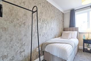 5 BDR House in Colchester - Sleeps 10 - Parking - WiFi -Business - Contractors - Families - Long Term Stays - 5