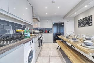 Colchester - 5 Bedrooms - Sleeps 10 - Long Term Stays - Business - Contractors - Families - Colchester - 1