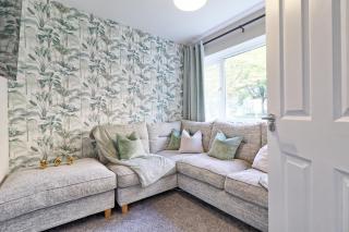 5-BDR House in Colchester - Sleeps 10 - Parking - Super Fast Wi-Fi -Business - Contractors - Families - Long Term Stays - 8