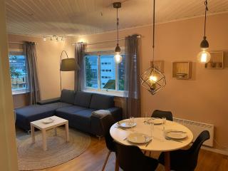 Centrally located apartment in classic townhouse - Tromsø - 9