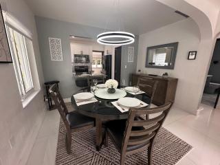Casa Bella Gated Home with Pool & BBQ 1641 - Miami - 5