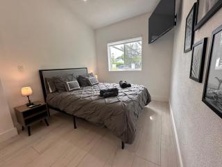 Casa Bella Gated Home with Pool & BBQ 1641 - Miami - 1