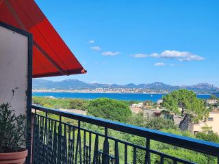 Large, bright and quiet holiday flat with stunning panoramic sea views - Saint-Aygulf - 0