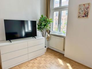 130 m2 Stylish 5 Bedroom Apartment - Vienne - 2