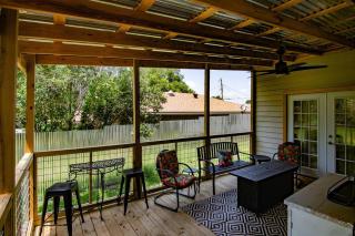 The Bluebonnet Belle - newly redone near downtown - 4