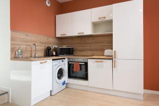 T2 moderne totalement rénové, hypercentre Rochefort, arrivée autonome - 8