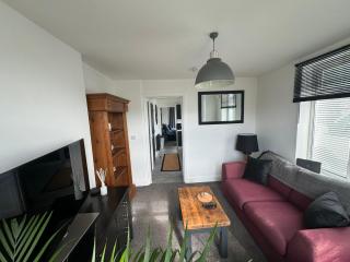 Charming Apartment by the Beach - 2