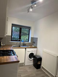 Three bedroom house in Bamford - Heywood - 8