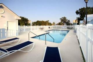 Comfortable 2-BR Cottage, 2 Blocks To Beach - Myrtle Beach - 6
