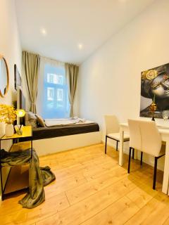 Amazing Gem 4-BR Retreat Breathtaking City Views - Wenen - 0