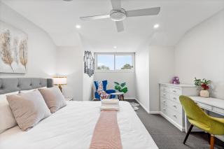 StayAU Spacious Townhouse Asquith near Golf - Asquith - 4