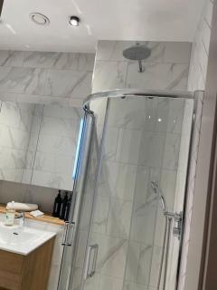 Posh Pretty Penthouse - Manchester - 4