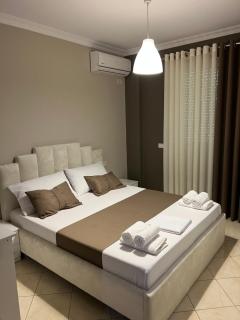 Lake View Apartment Tirana - 1