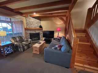 3 BR 3 Bath ski in ski out with private hot tub - Big White - 4