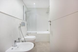 Free housekeeping visits during your stay - StayShort - Stylish 1BR Urban Living in Dubai Marina - 4