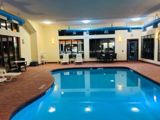 Comfort Suites Plymouth near US-30 - Plymouth - 9