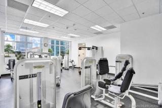 Amazing 28th floor unit with Parking - 8