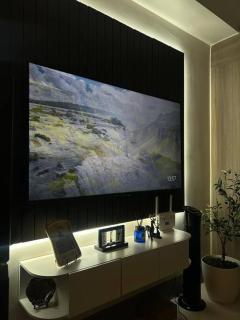 BALAY MULANO at FAME RESIDENCES MANDALUYONG CITY l with balcony pool view l 200mbps wifi - 7