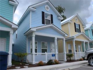 Comfortable 2-BR Cottage, 2 Blocks To Beach - Myrtle Beach - 9