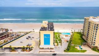 Single or Double Beach Studio Oceanfront Pool & Tiki - Daytona Beach Shores - 6