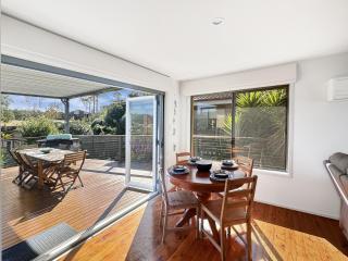 Fab 3-Bed Stay with Great Outdoors & Water Views - Surf Beach - 7