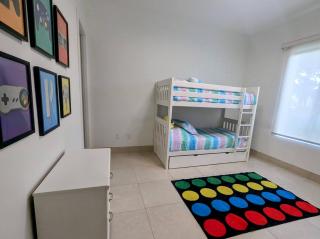Laguna Oasis with Private Pool - 4 Bedrooms - 7 Beds - Next to Community Pool with Water Slide - El Chirú - 1
