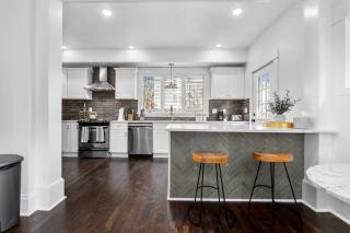 Walnut Remodeled Modern 5BR Home Walkable King Bed - Kansas City - 8
