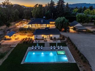 Private Farmhouse on 4 acres w Pool Hot Tub - Sonoma - 0