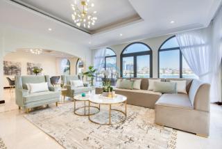 Prestigious 5BR Villa with Assistant Room and Private Pool in Frond O Palm Jumeirah by Deluxe Holiday Homes - Dubai - 8